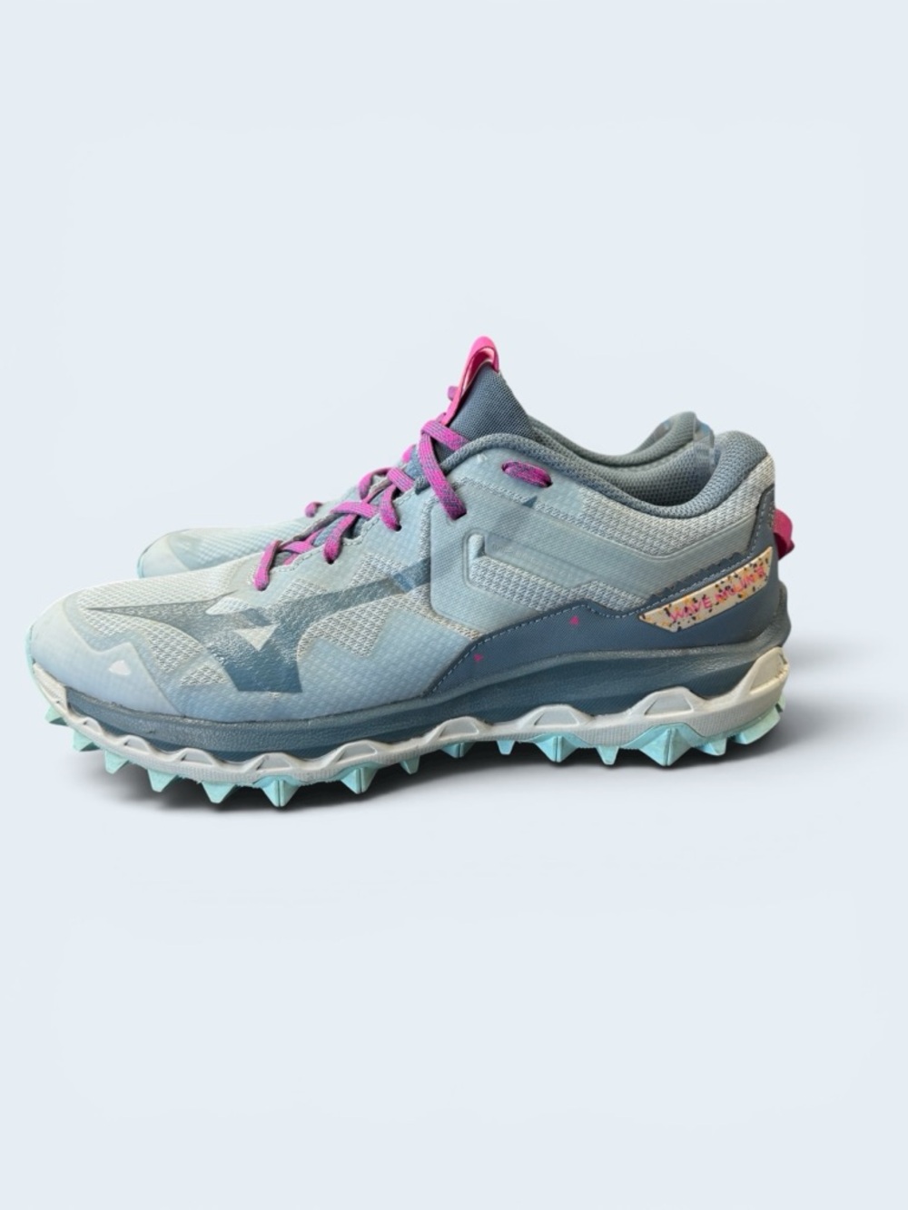 Mizuno Women's Wave Mujin 9 trail running shoes  Size 10